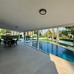 Breeze - Luxury 4br - River 50m *