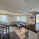 Breeze - Luxury 4br - River 50m *