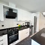 Breeze - Luxury 4br - River 50m