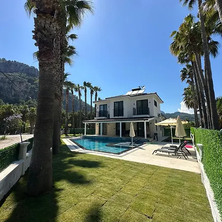 Breeze - Luxury 4br - River 50m Villa *