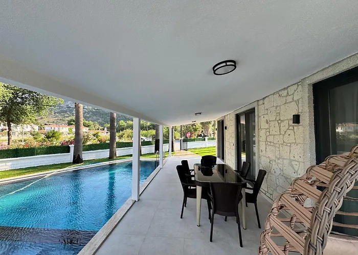 Breeze - Luxury 4br - River 50m 别墅