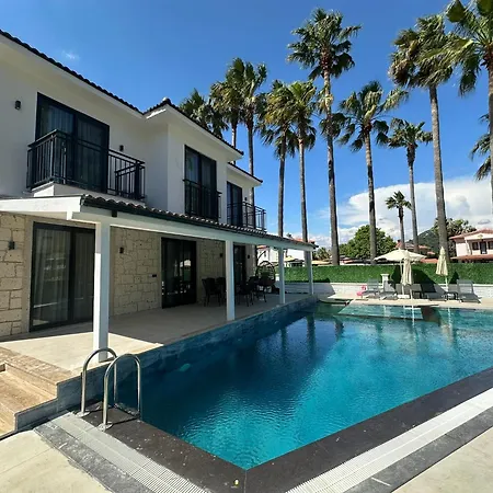 Breeze - Luxury 4br - River 50m Villa *