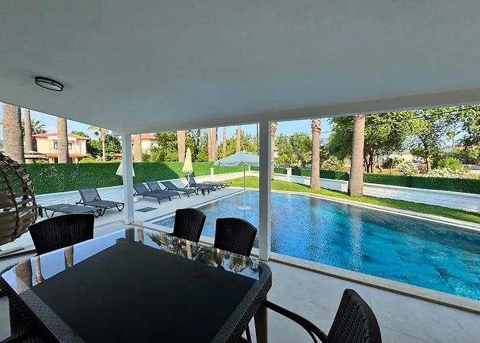Breeze - Luxury 4br - River 50m Vila *